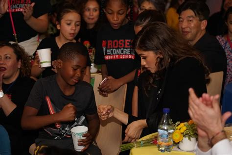 zendaya helps the community.